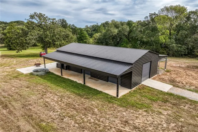$1,400,000 | 264 Farm To Market 833, Streetman, TX 75859