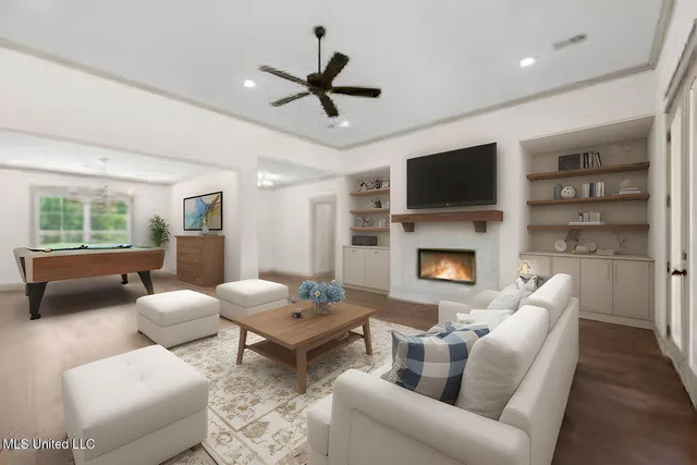 $638,000 | 665 Fogg Road North, Lake Cormorant, MS 38641