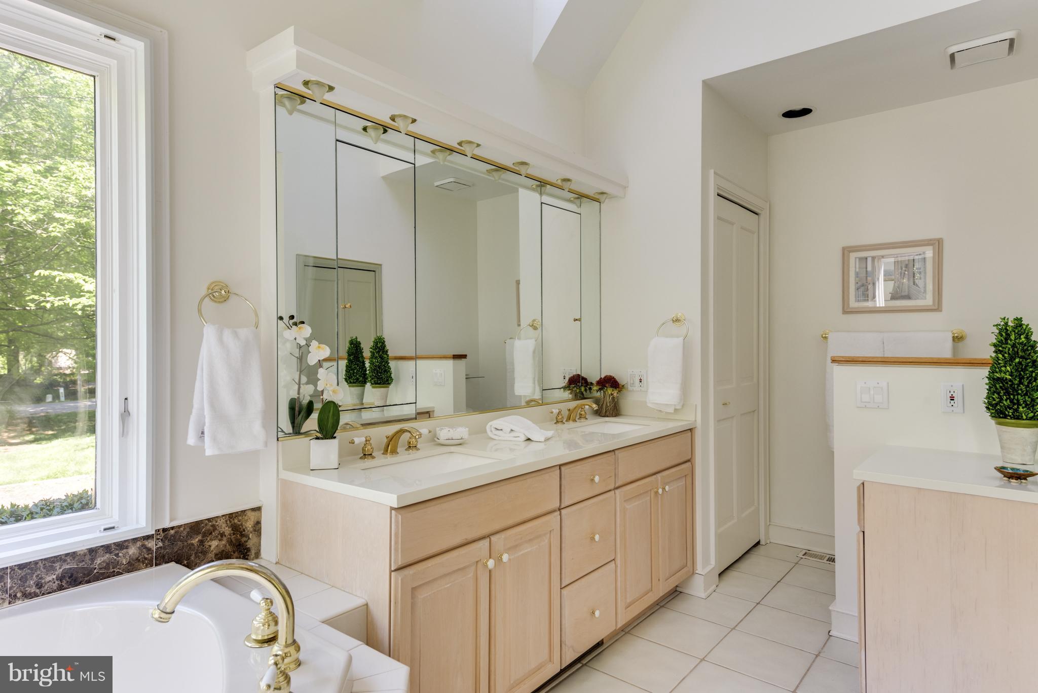 1500 Severncroft Road Annapolis, MD 21409 - Photo 17 of 29 Master Bath
