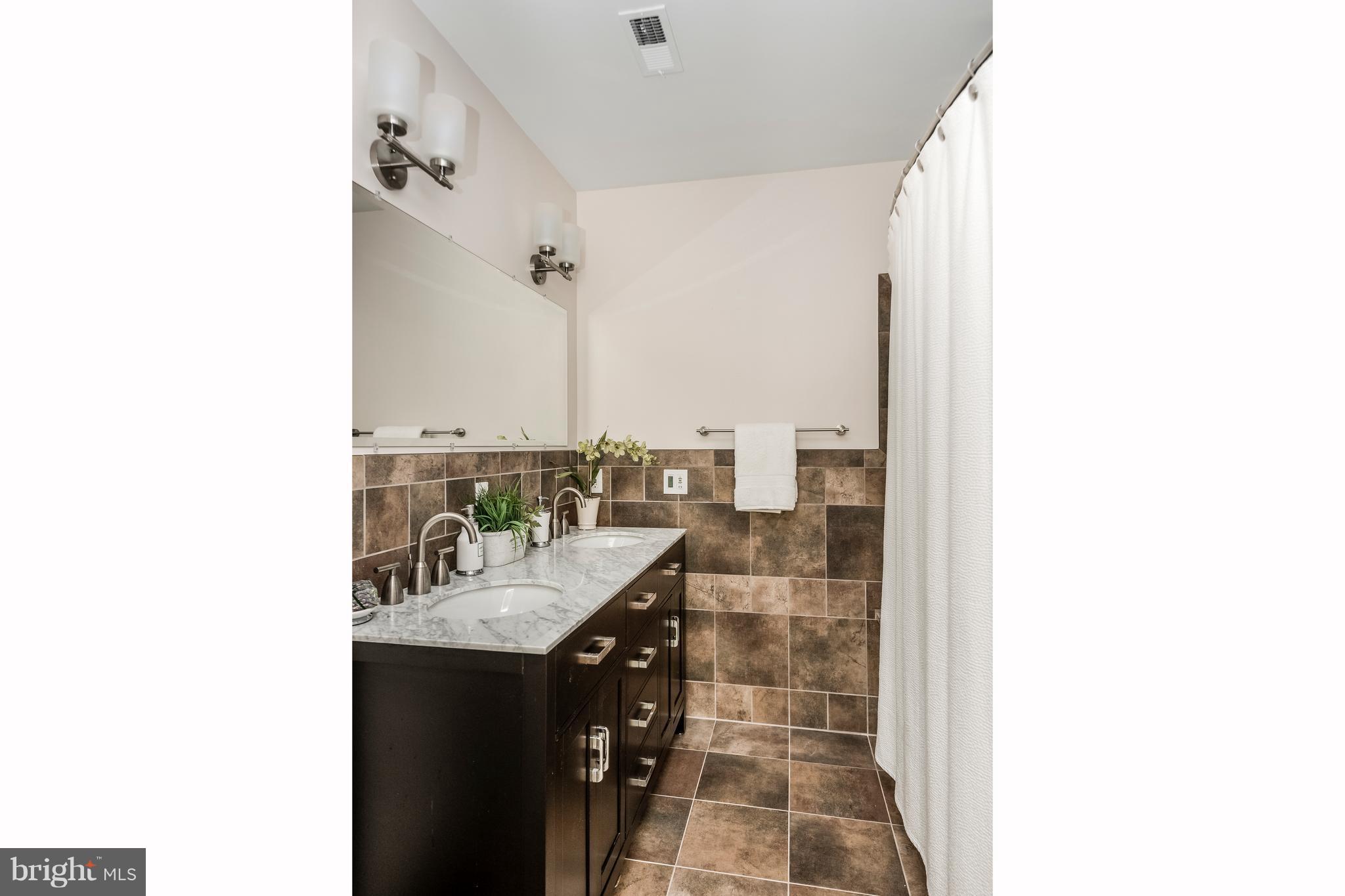 1500 Severncroft Road Annapolis, MD 21409 - Photo 24 of 29 lower level 3 rd hall bath off 4th bdr and family