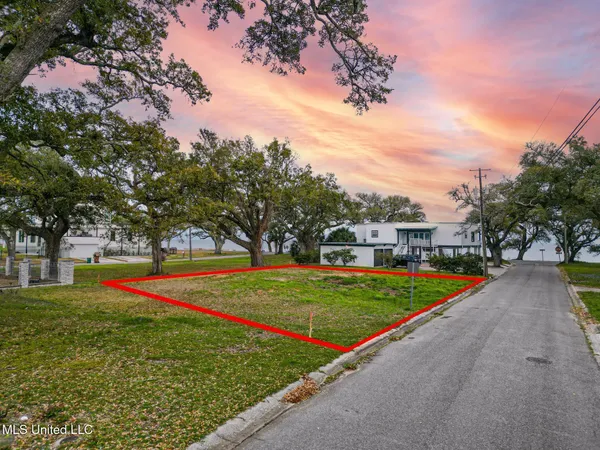 $165,000 | 103 East Azalea Drive, Long Beach, MS 39560