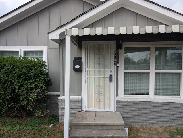 $1,350 | 3203 Eastex Freeway, Houston, TX 77026