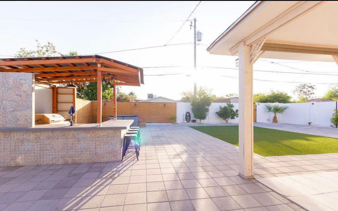 4214 North 20th Street Phoenix, AZ 85016 - Photo 25 of 40 a view of a terrace with a lounge chair