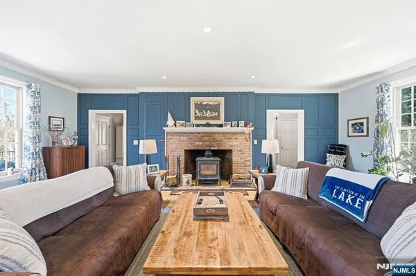 $1,499,000 | 173 Point Breeze Drive, West Milford, NJ 07421