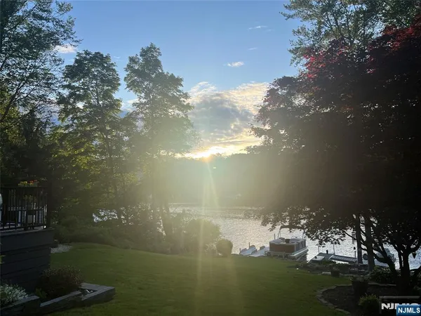 $1,499,000 | 173 Point Breeze Drive, West Milford, NJ 07421