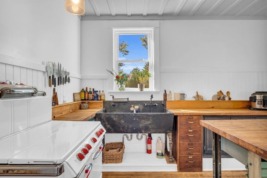 2 Jewell Hill Road Ashburnham, MA 01430 - Photo 6 of 38 Gallery Image 6