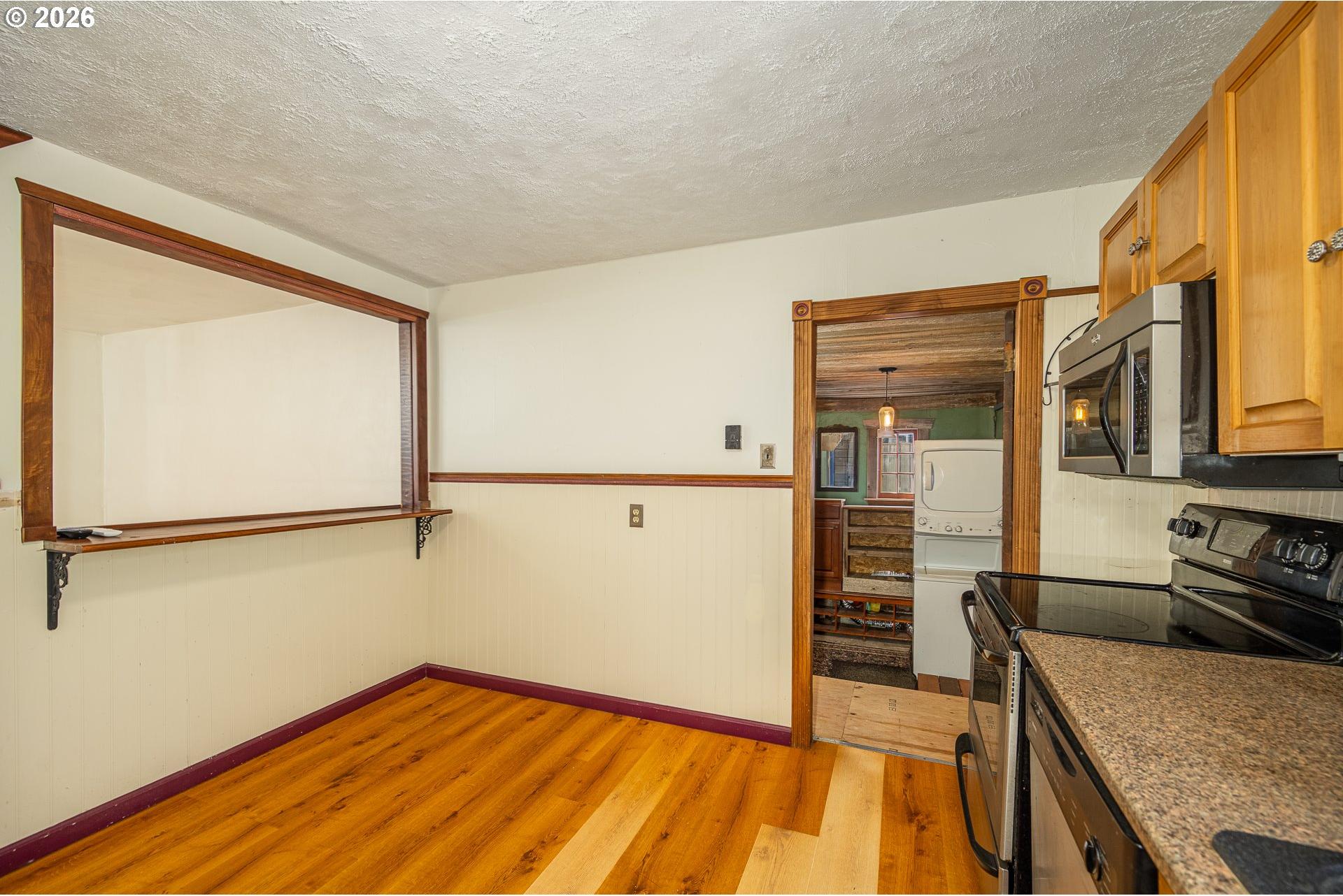 105 South R Street Cottage Grove, OR 97424 - Photo 15 of 26 Gallery Image 15