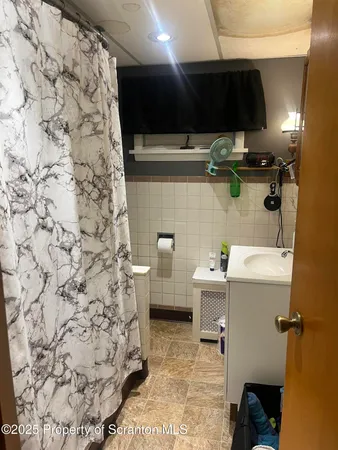 $239,000 | 108 3rd Street, Blakely, PA 18447