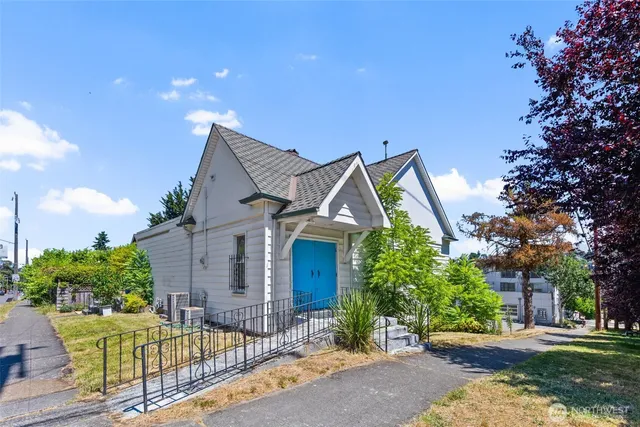 $1,444,000 | 2116 West Dravus Street, Seattle, WA 98199
