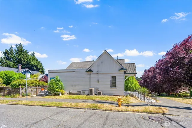 $1,444,000 | 2116 West Dravus Street, Seattle, WA 98199