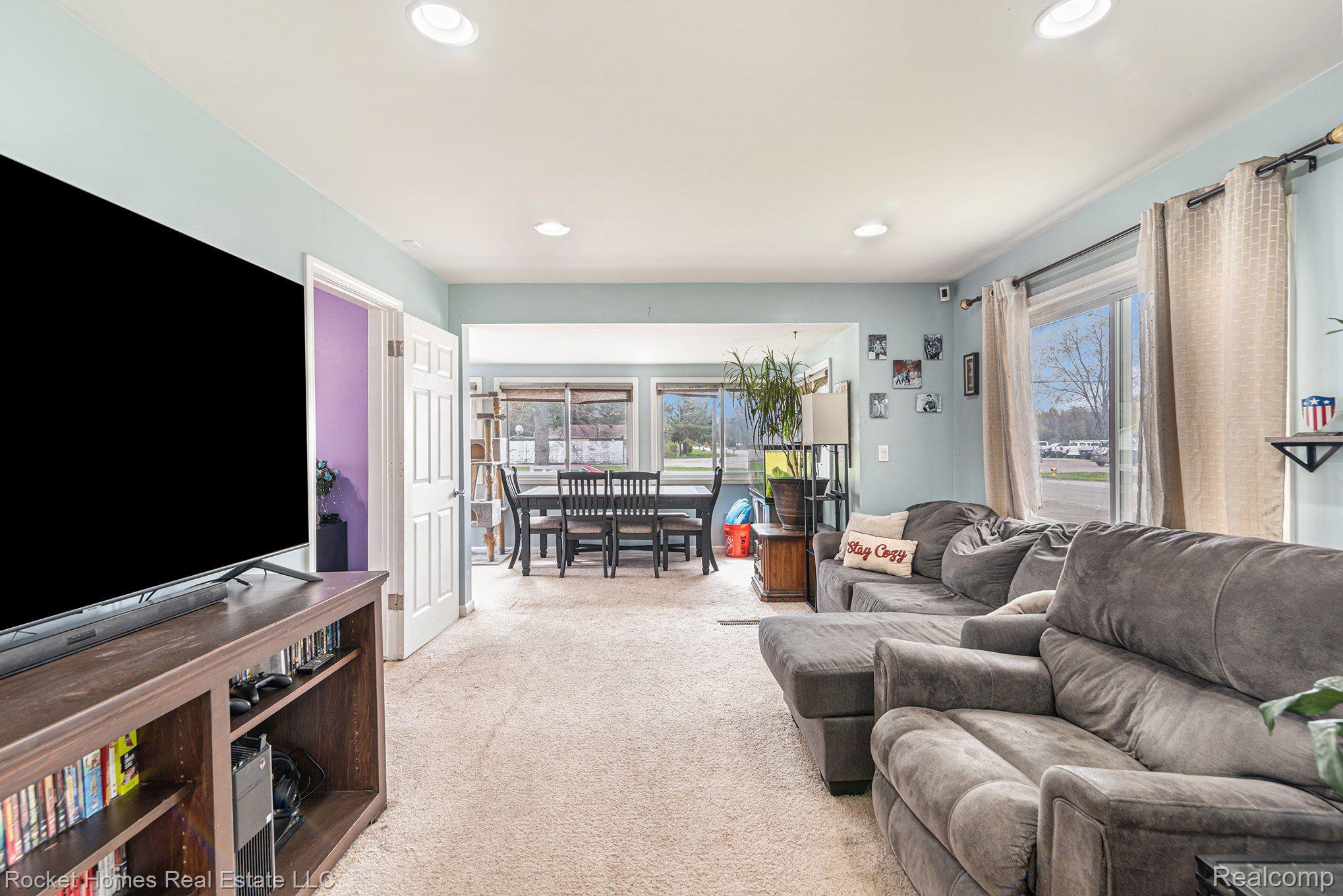 10124 West Frances Road Flushing, MI 48433 - Photo 4 of 27 Gallery Image 4