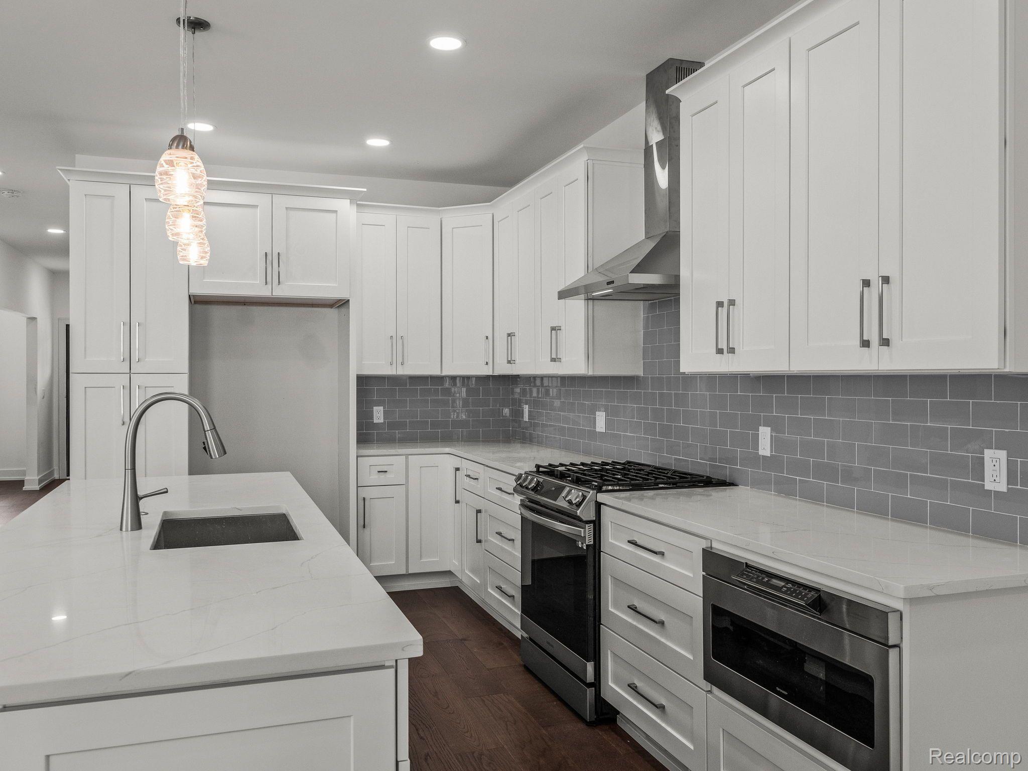 3408 Starr Road Royal Oak, MI 48073 - Photo 15 of 39 Stainless appliances, frig is now in!