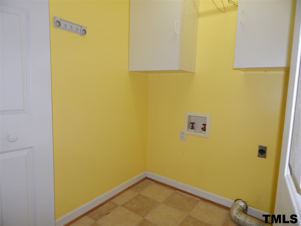 4121 Fowler Ridge Drive Raleigh, NC 27616 - Photo 6 of 20 a bathroom with a sink