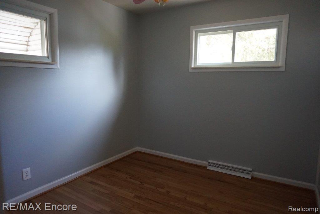 5300 Drayton Road Clarkston, MI 48346 - Photo 10 of 25 016.jpg
