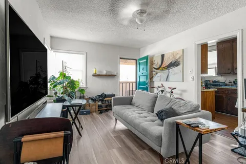 $1,100,000 | 2200 West Burbank Boulevard, Burbank, CA 91506