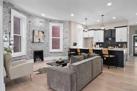 $449,000 | 3235 South Jefferson Avenue, St. Louis, MO 63118