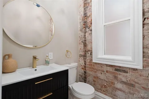 $449,000 | 3235 South Jefferson Avenue, St. Louis, MO 63118