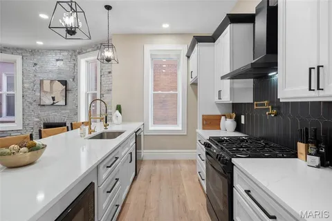 $449,000 | 3235 South Jefferson Avenue, St. Louis, MO 63118