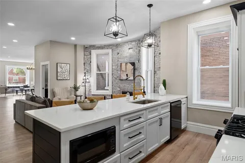 $449,000 | 3235 South Jefferson Avenue, St. Louis, MO 63118