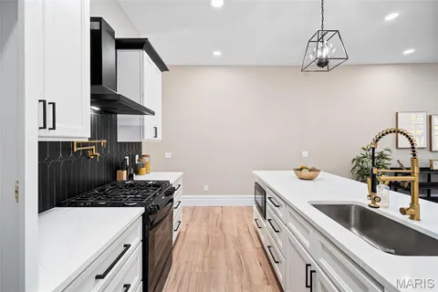 $449,000 | 3235 South Jefferson Avenue, St. Louis, MO 63118