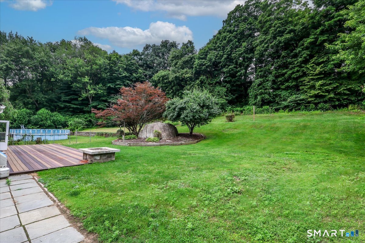 6 Caye Road Danbury, CT 06811 - Photo 4 of 32