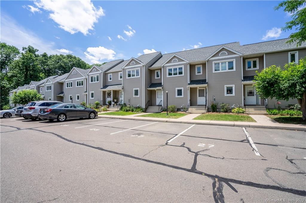 29 Oak Ridge Drive, Unit 29 Windsor Locks, CT 06096 - Photo 1 of 1