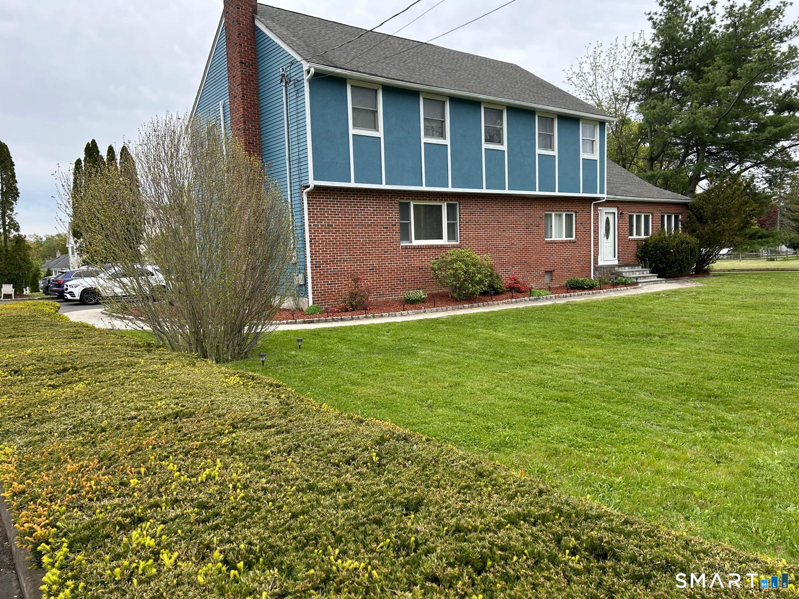 890 Daniels Farm Road Trumbull, CT 06611 - Photo 5 of 6