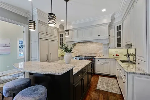 $1,699,999 | 130 Oxford Avenue, Clarendon Hills, IL 60514