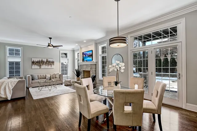 $1,799,000 | 130 Oxford Avenue, Clarendon Hills, IL 60514