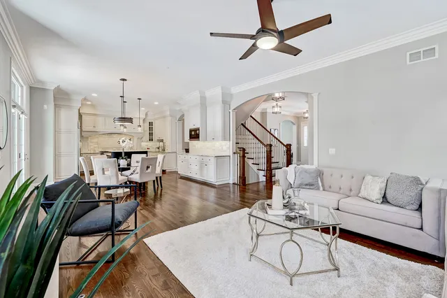 $1,799,000 | 130 Oxford Avenue, Clarendon Hills, IL 60514