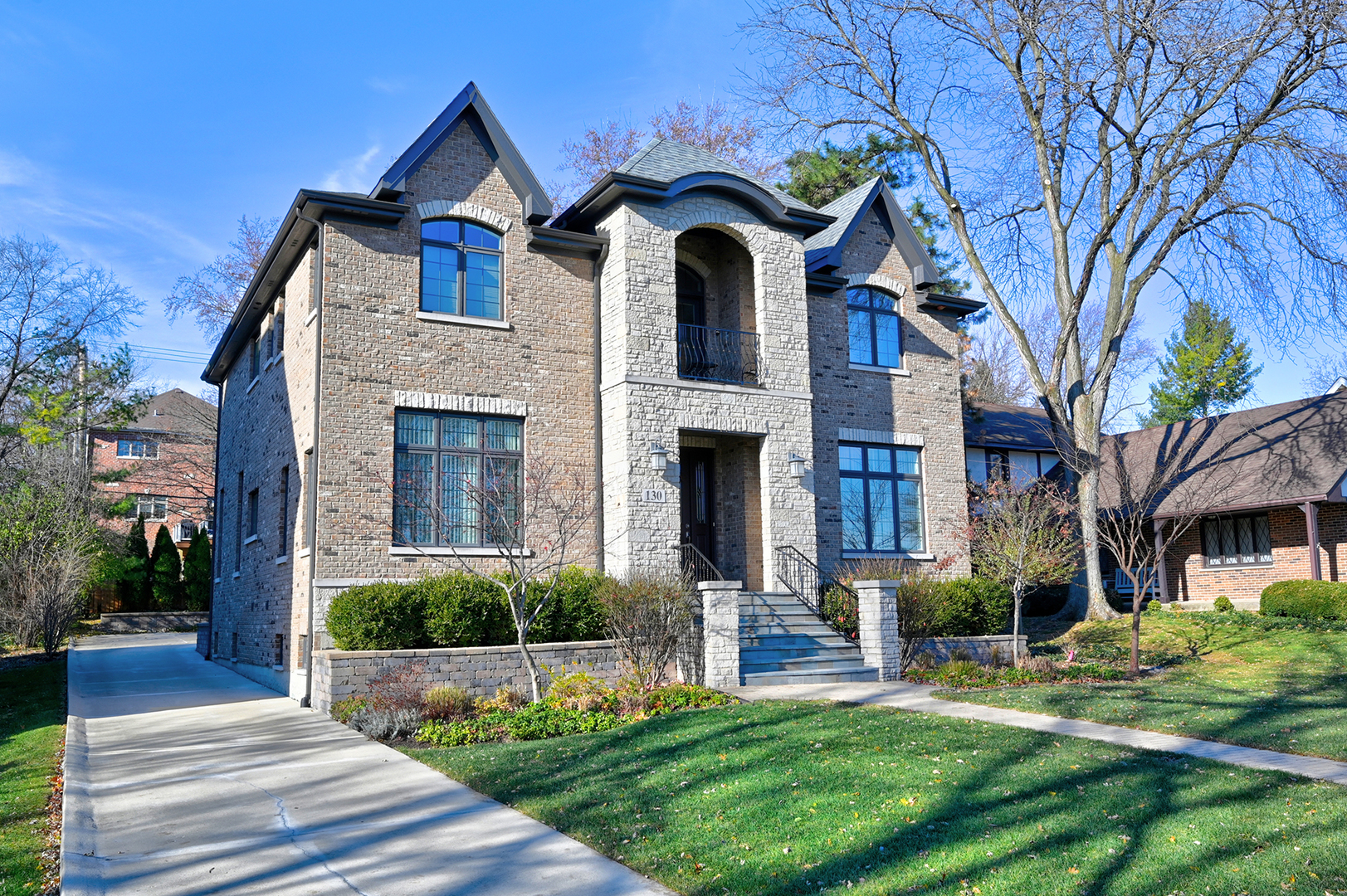 130 Oxford Avenue Clarendon Hills, IL 60514 - Photo 2 of 54