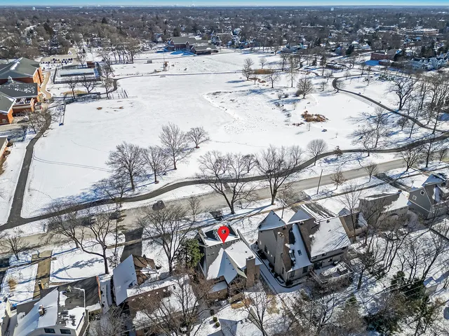 $1,799,000 | 130 Oxford Avenue, Clarendon Hills, IL 60514