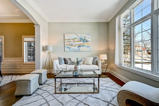 $1,799,000 | 130 Oxford Avenue, Clarendon Hills, IL 60514