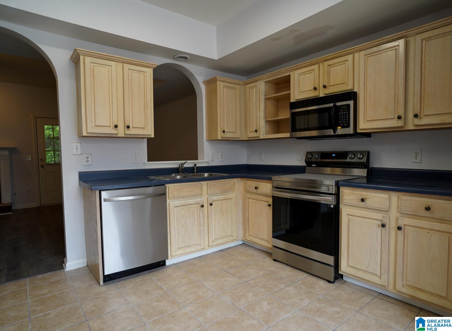 451 Cambrian Ridge Trail Pelham, AL 35124 - Photo 3 of 58