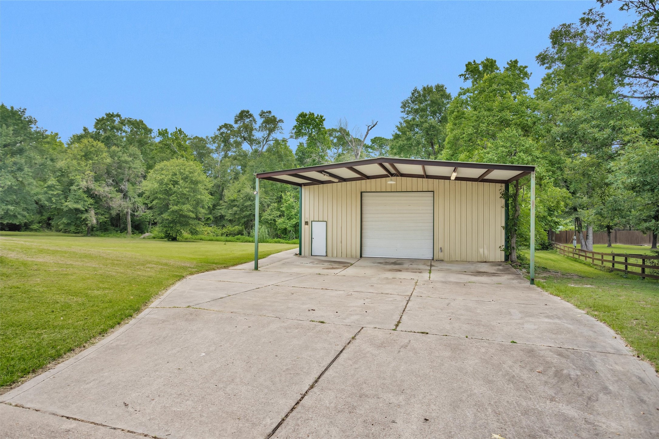 21 Ranch Rd One Willis, TX 77378 - Photo 40 of 49
