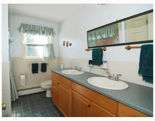 5 Peleg Road Portsmouth, RI 02871 - Photo 8 of 8 Master Bath/Spa.