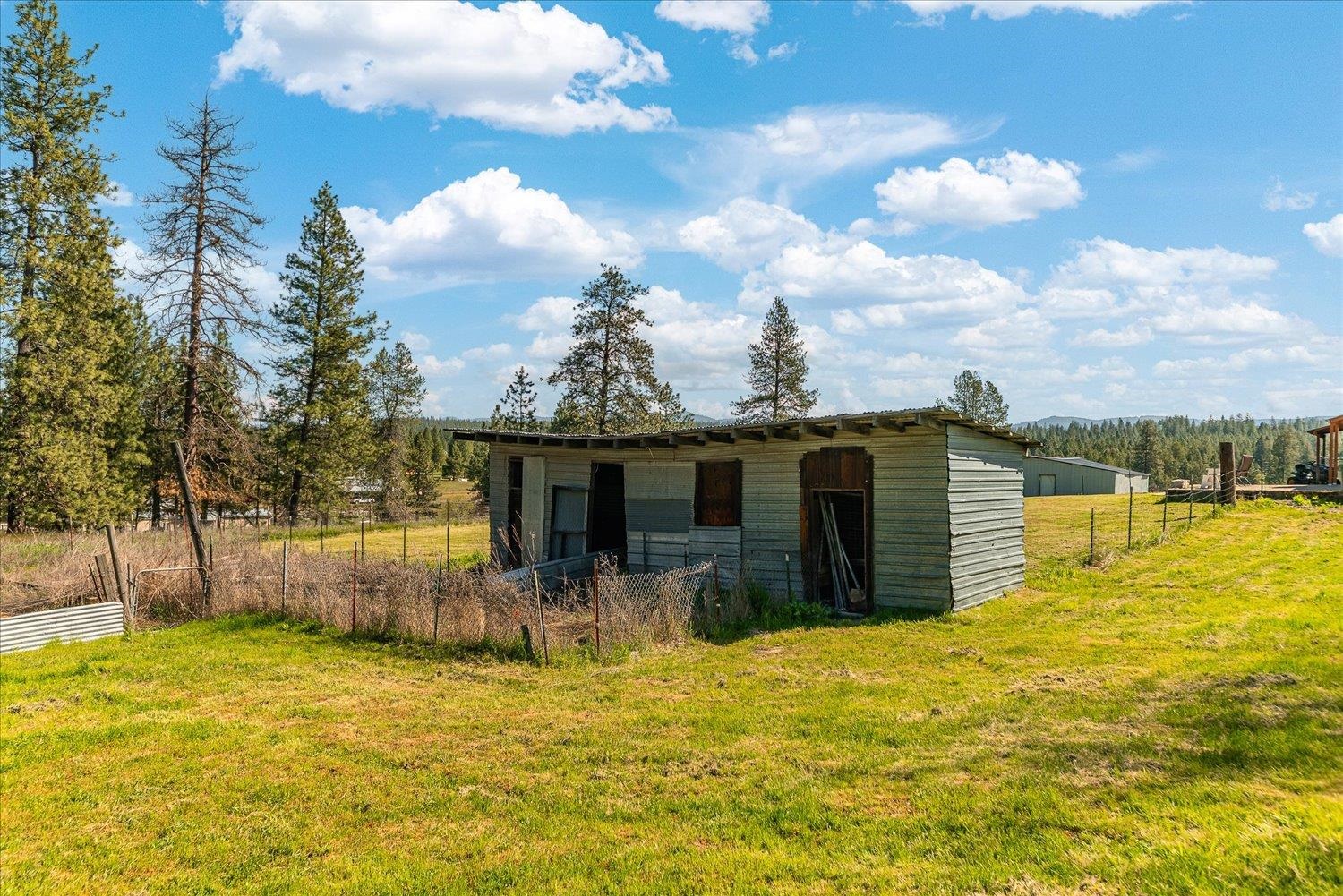 32604 North Elk Chattaroy Road Chattaroy, WA 99003 - Photo 33 of 48