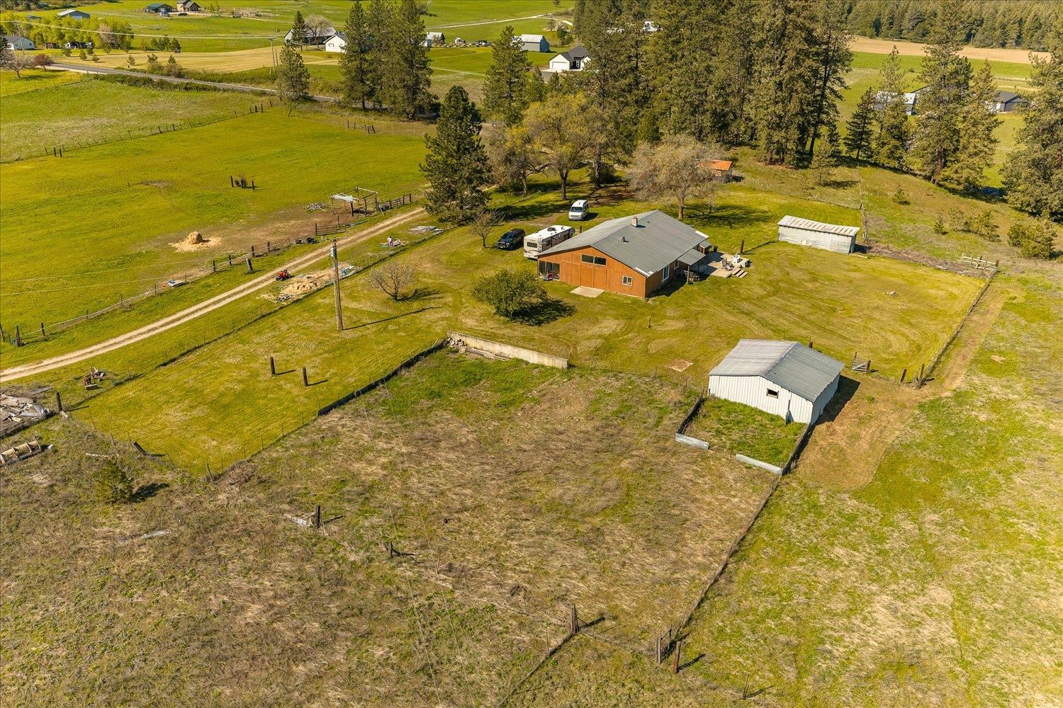 32604 North Elk Chattaroy Road Chattaroy, WA 99003 - Photo 40 of 48