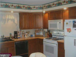 3824 Charteris Road Philadelphia, PA 19154 - Photo 4 of 6 Gallery Image 4