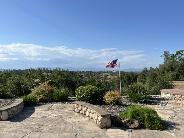 6960 Amber Ridge Drive Anderson, CA 96007 - Photo 4 of 12 view