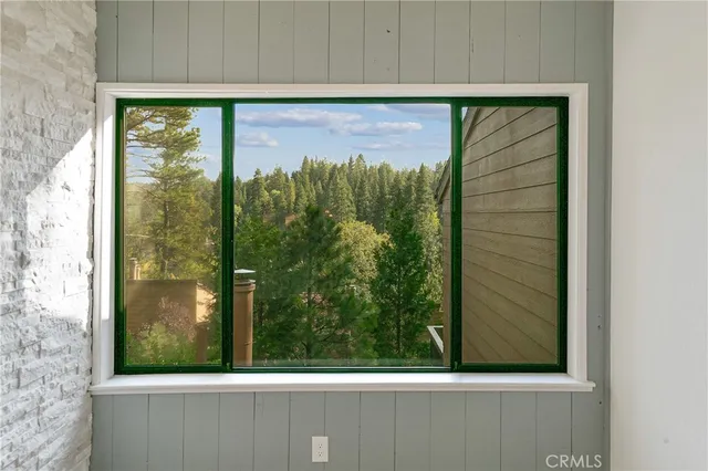 $425,000 | 27657 Peninsula Drive, Unit 131, Lake Arrowhead, CA 92352