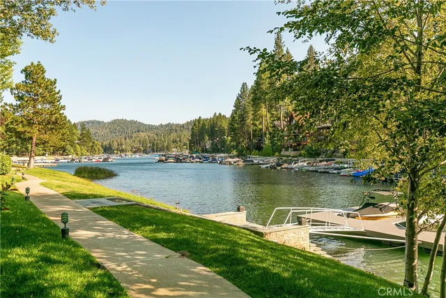 $425,000 | 27657 Peninsula Drive, Unit 131, Lake Arrowhead, CA 92352