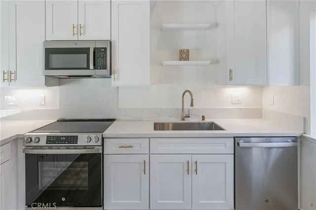 $425,000 | 27657 Peninsula Drive, Unit 131, Lake Arrowhead, CA 92352