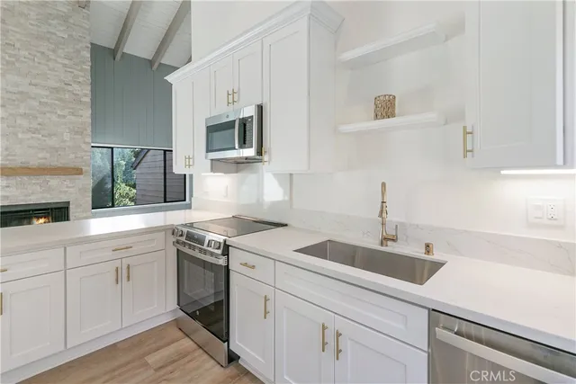 $425,000 | 27657 Peninsula Drive, Unit 131, Lake Arrowhead, CA 92352