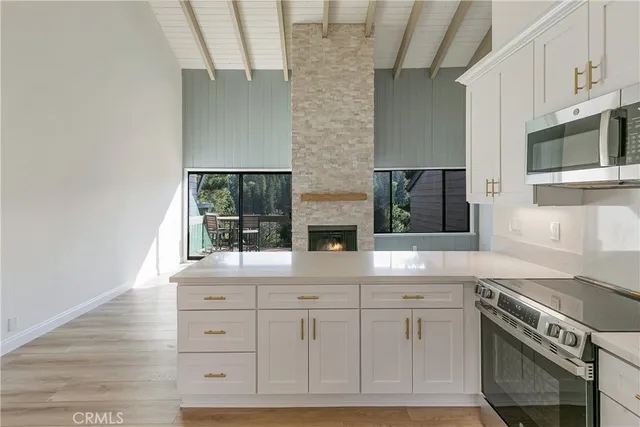 $425,000 | 27657 Peninsula Drive, Unit 131, Lake Arrowhead, CA 92352