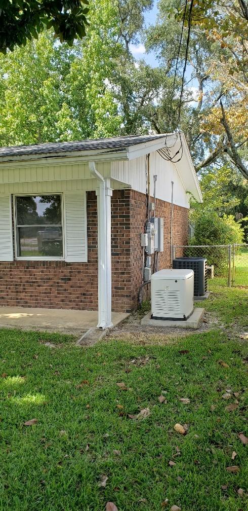 311 Pelham Road Fort Walton Beach, FL 32547 - Photo 4 of 22 East Side and Whole House Generator