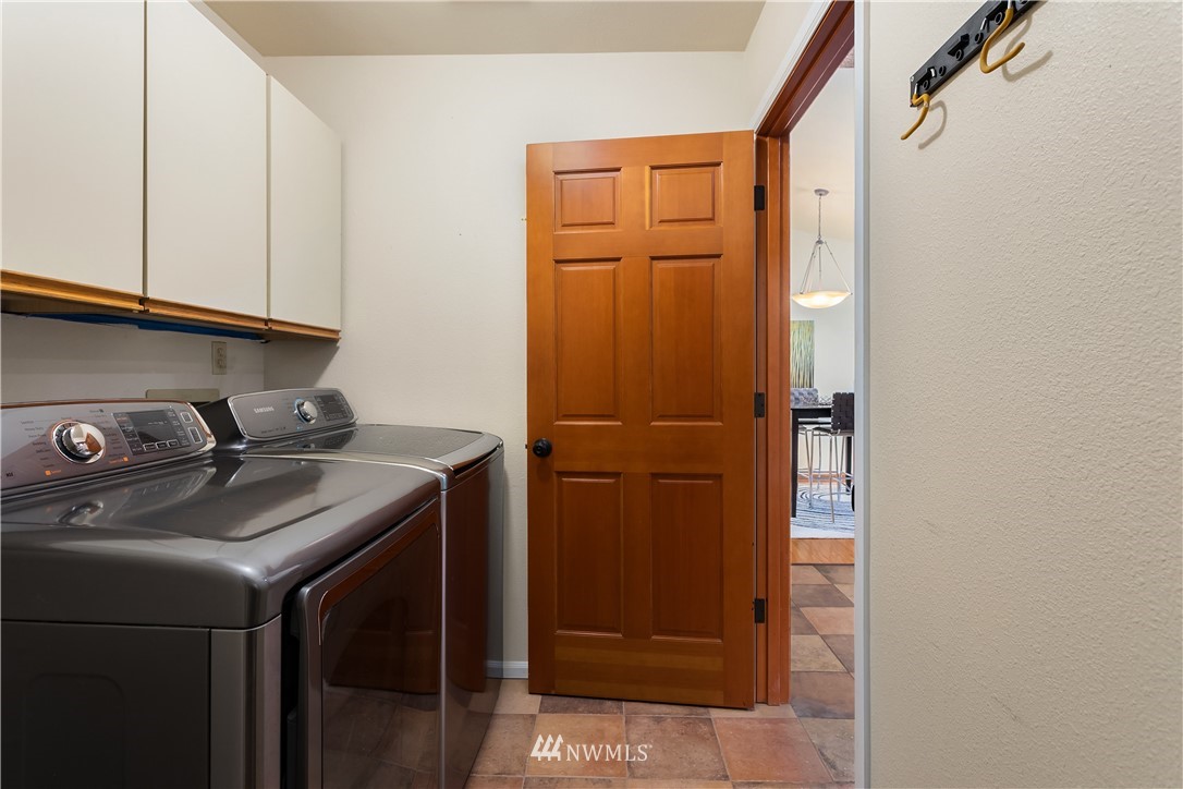 2419 Southeast 8th Place Renton, WA 98057 - Photo 15 of 29