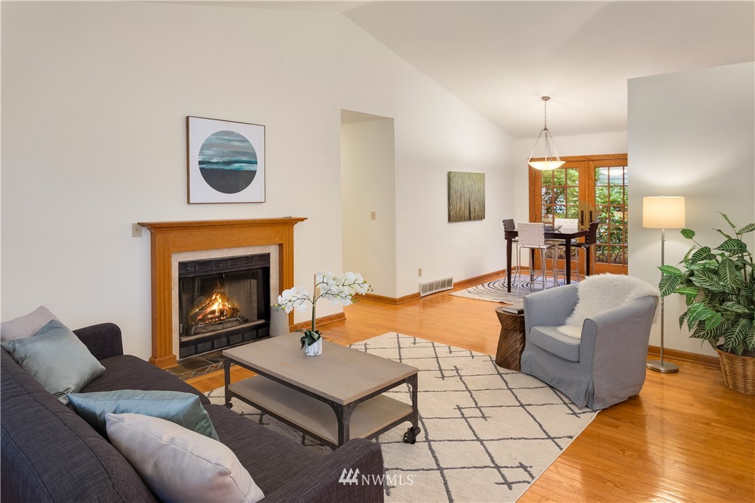 2419 Southeast 8th Place Renton, WA 98057 - Photo 3 of 29