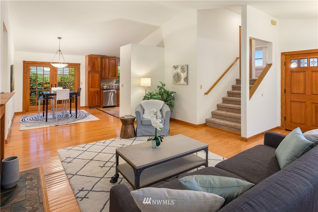 2419 Southeast 8th Place Renton, WA 98057 - Photo 4 of 29