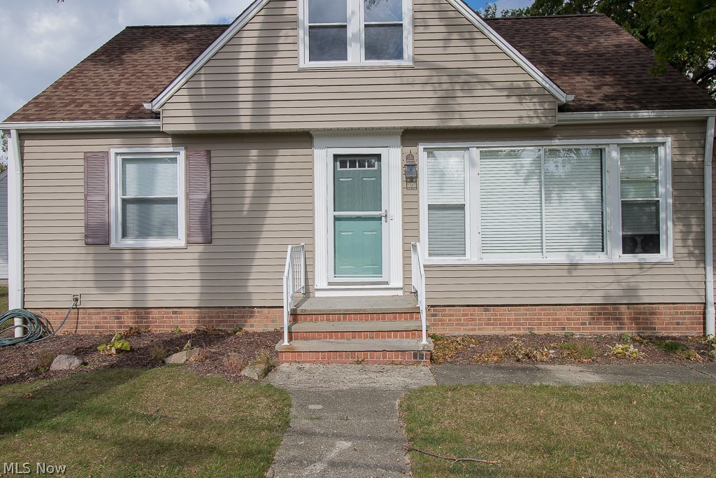 30825 Clarmont Road Willowick, OH 44095 - Photo 4 of 28
